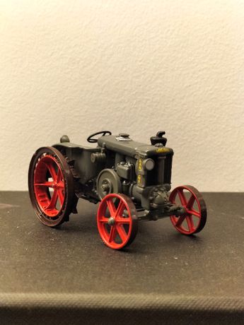 Tracteur miniature ancien/vintage de collection