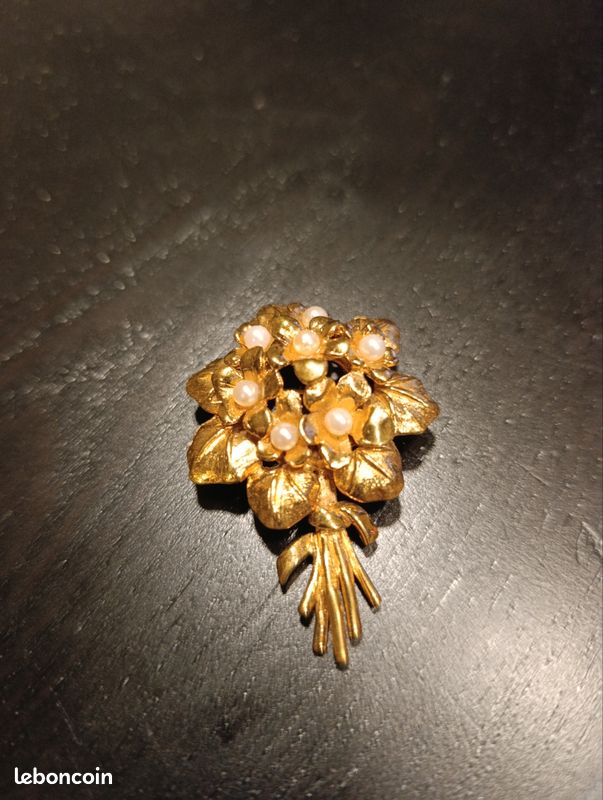 Broche Fleur Vintage – Occasion Bon état – Sans Marque – Pour Embellir Vestes, Manteaux, Sacs