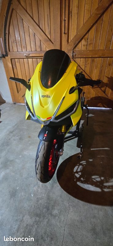 Vend pièce aprilia rs 660 4700km (image 2)
