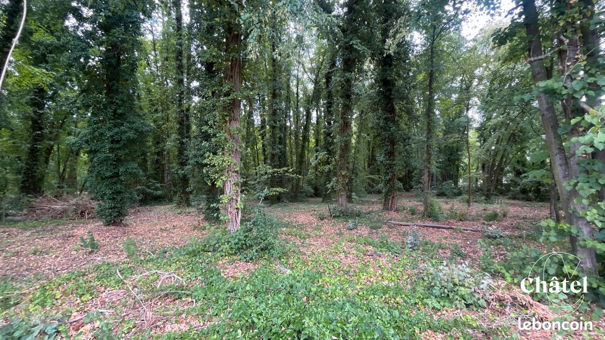 Terrain 1679 m² · à Gouvieux · 1 679 m² · 295 000 €