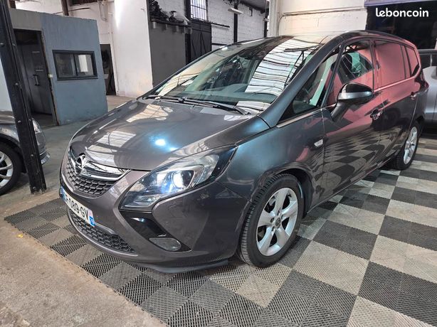 Opel Zafira Tourer 2012