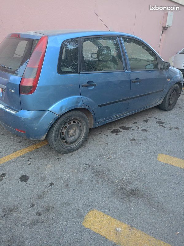 Ford Fiesta (image 2)