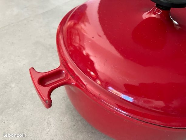 Collection Le Creuset , Rare Cocotte ancienne en fonte émaillée , bel