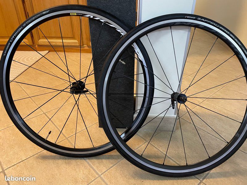 roue arriere 700 AVA diamant peugeot automoto vélo collection ancien
