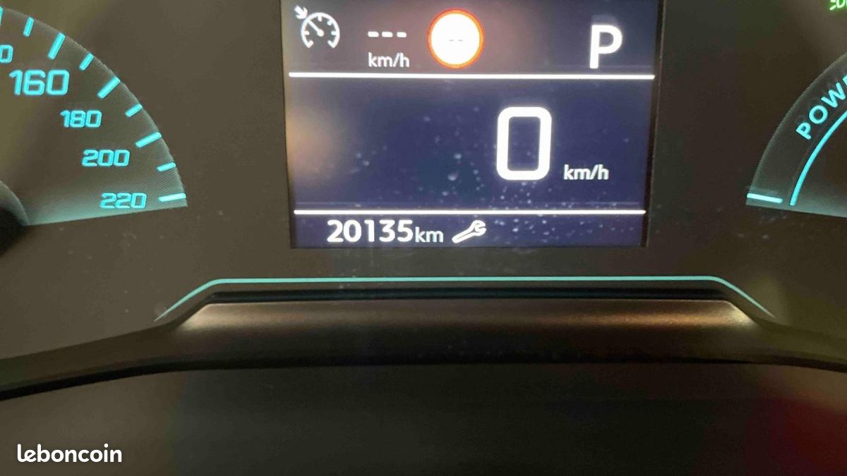 Peugeot 2008 Hybrid 145 e-DCS6 Style (image 20)