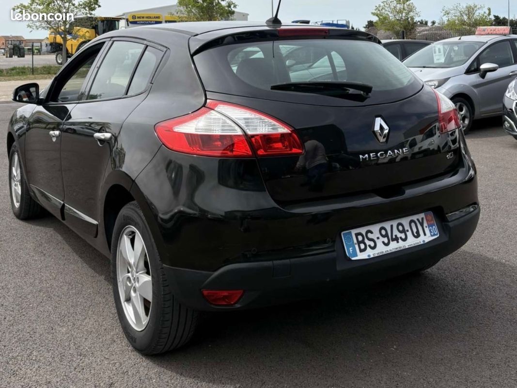 RENAULT MEGANE III BERLINE BUSINESS dCi 110 FAP eco2 Business Euro 5 EDC (image 4)