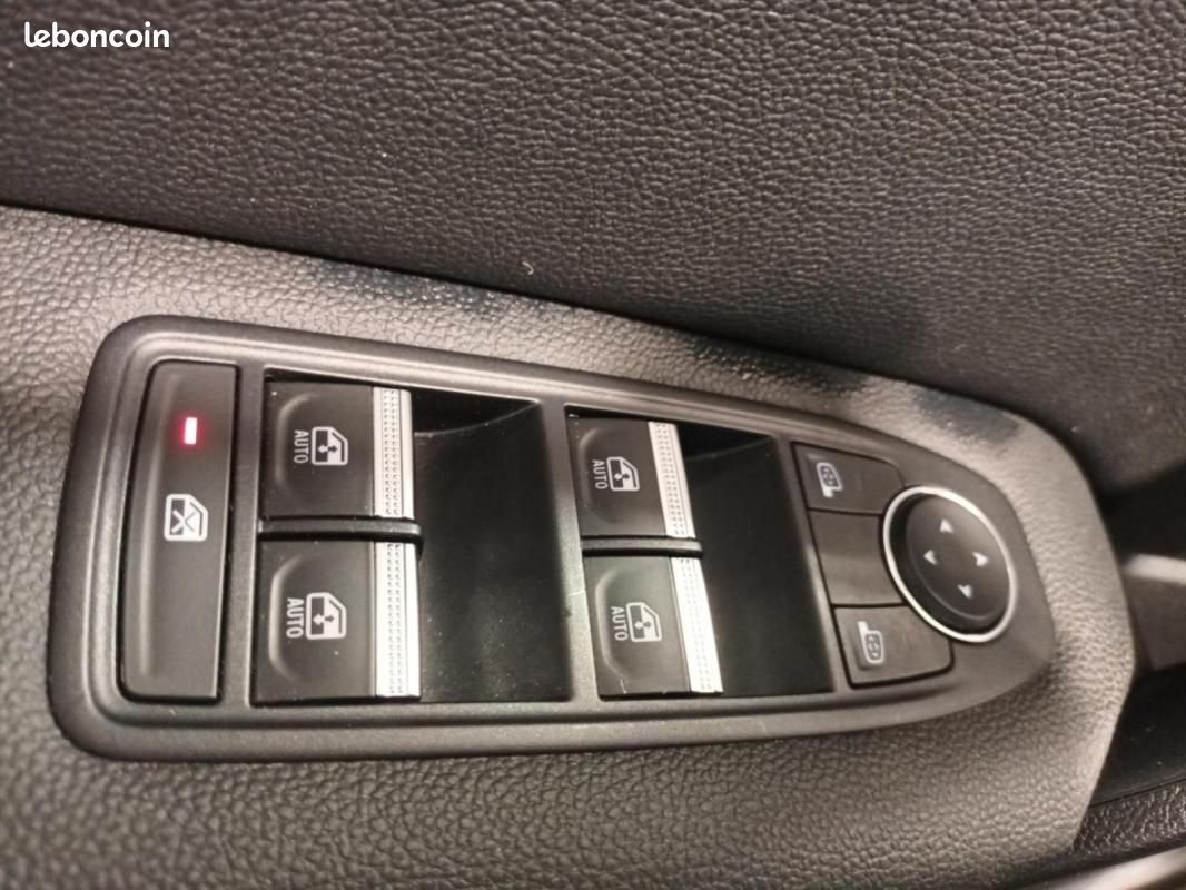 Renault Captur II E-Tech hybride 145 Techno (image 13)