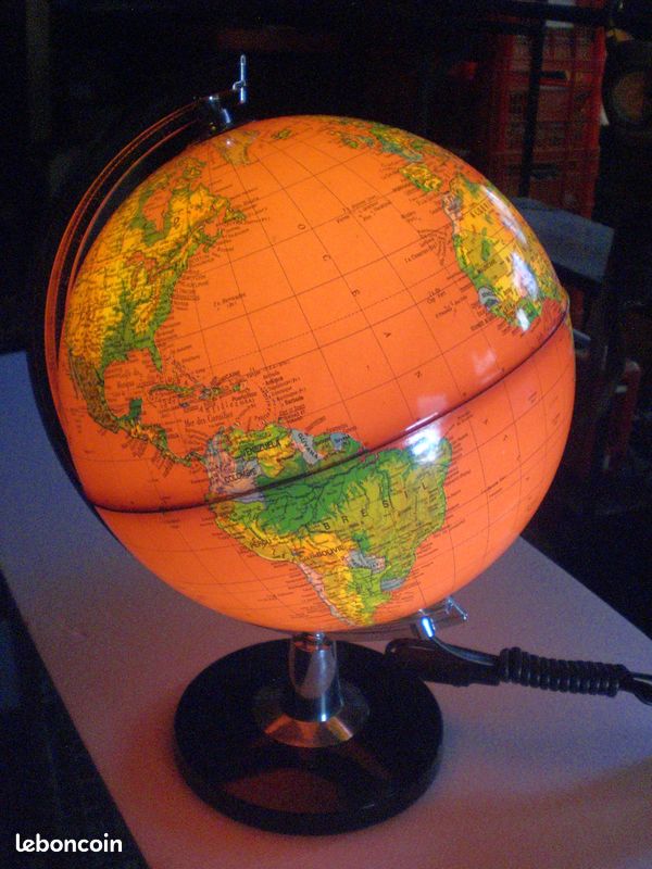Globe terrestre LED noir et cuivré 32 cm MAGELLAN