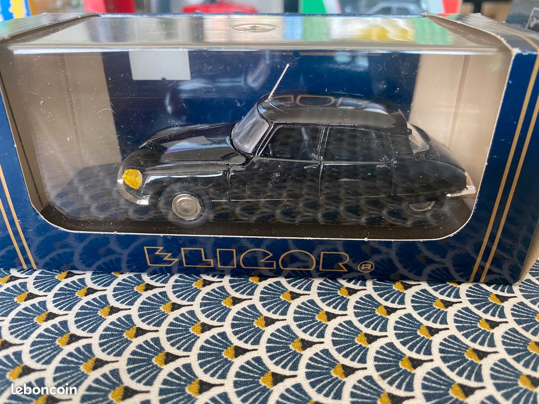 Citroën DS21 1967 Administration - Miniature Éligor 1/43 Noire, échelle Précise
