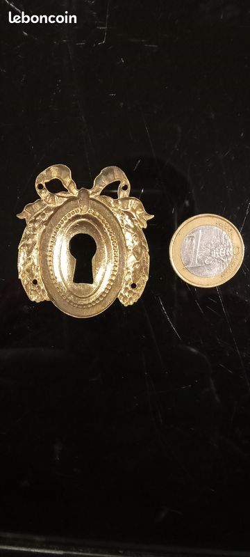 Anc. Rosace de serrure/ plaque de clé (image 2)