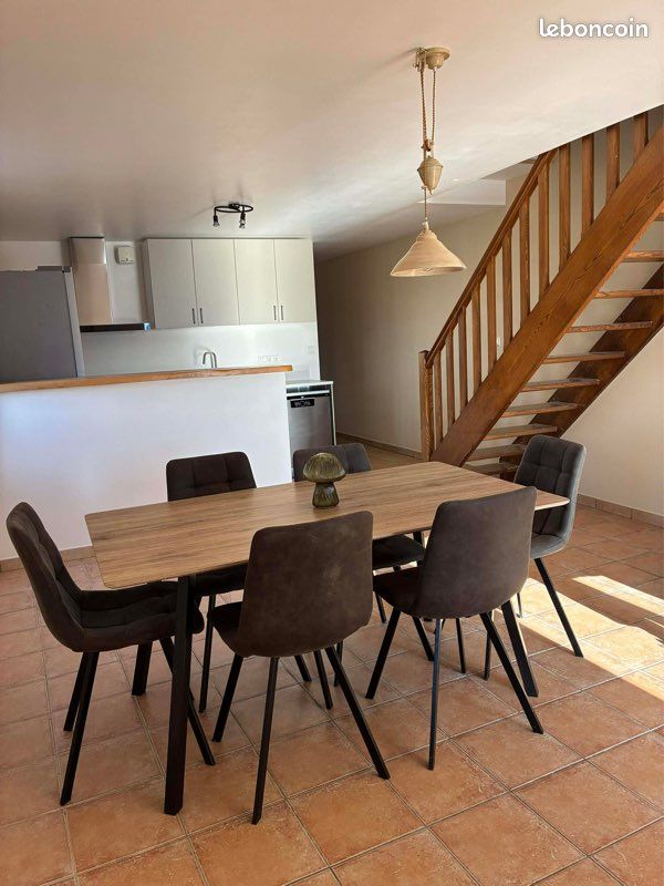 Appartement 7 pièces 140 m² · à Montréal · 140 m² · 900 €/mois