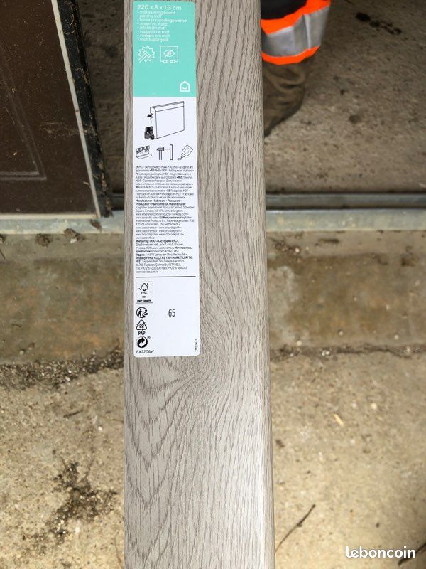 Plinthe coloris gris (image 1)