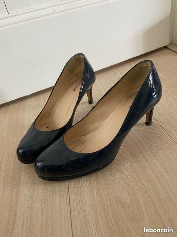 Escarpin Vernis Bleu Marine Kiss Escarpins Bleu Marine Talons