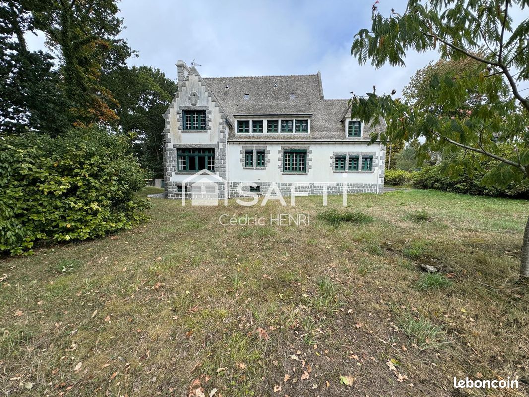 Maison 13 pièces 215 m² · à Châteaulin · 215 m² · 336 900 €