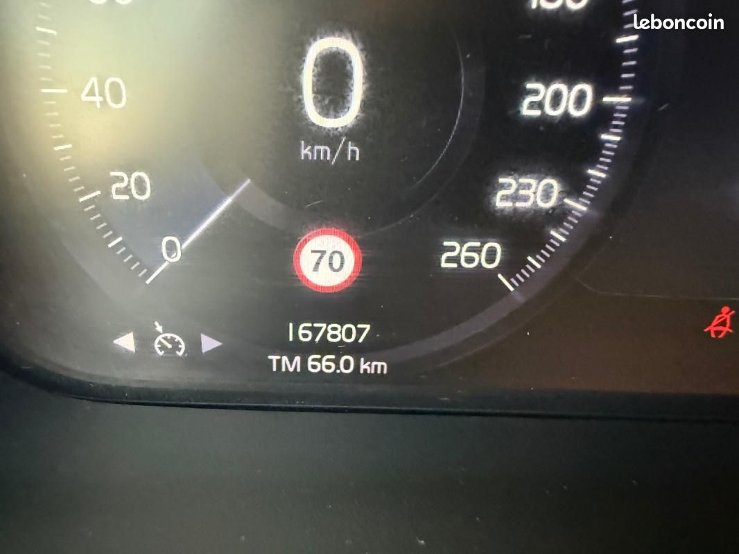 Volvo XC40 BUSINESS D3 AdBlue 150 ch Geartronic 8 (image 11)