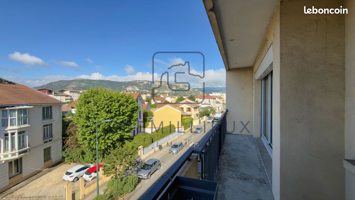 Appartement 4 pièces 75 m² · à Guilherand-Granges · 75 m² · 125 000 €