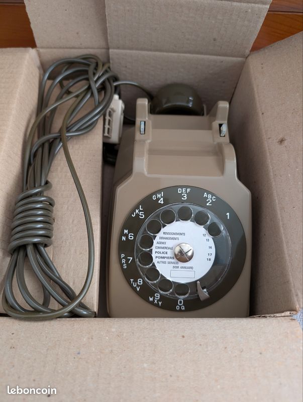 socotel - Socotel Téléphone ancien à cadran rotatif S63 Marron