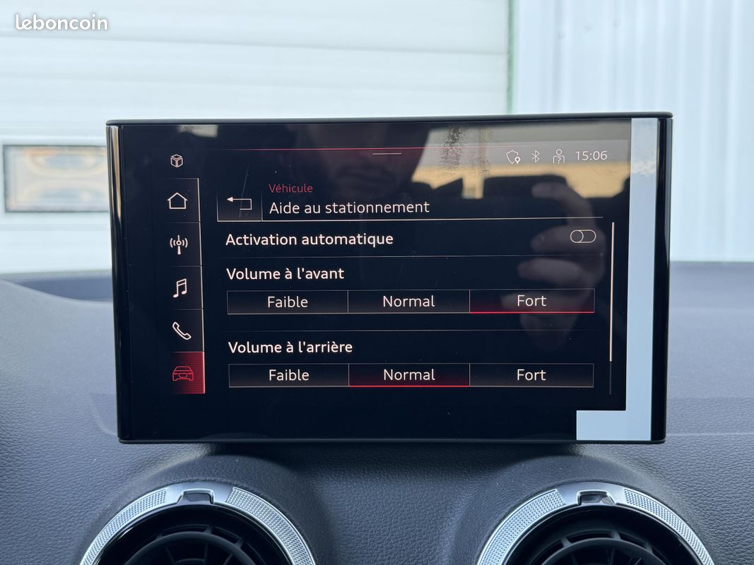 AUDI Q2 35 TFSI 150 S tronic 7 Design (image 27)