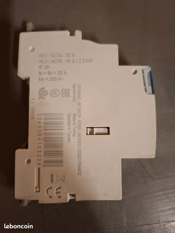 Contacteur legrand 25a (image 2)