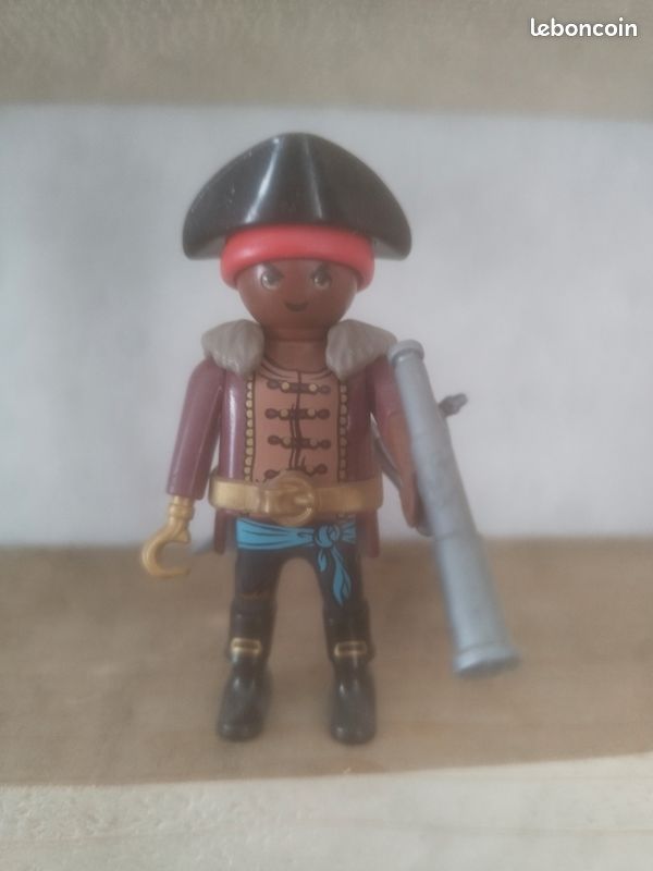 Playmobil pirate (image 1)