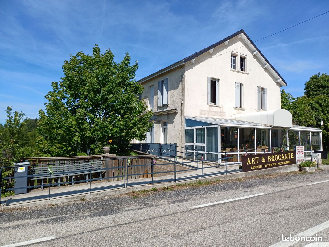 Maison 10 pièces 250 m² · à Saint-Agrève · 250 m² · 239 000 €