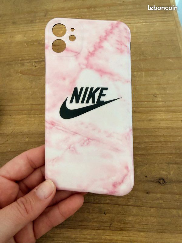 Coque pour iPhone 11 (image 1)