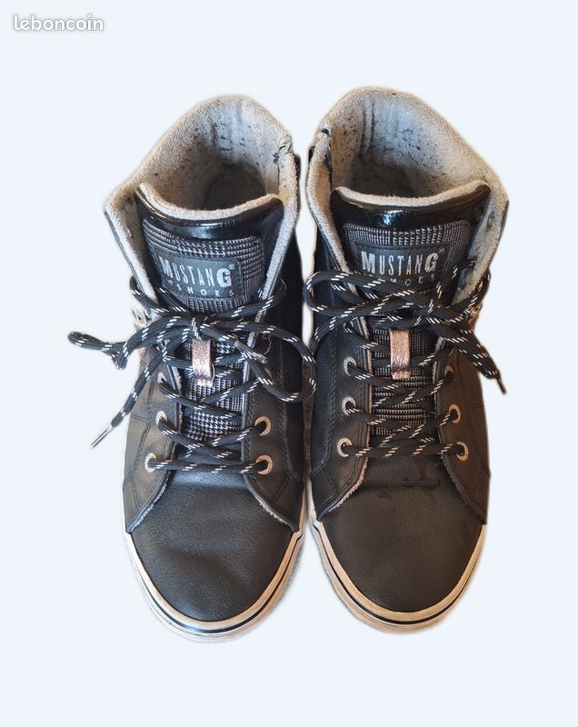 Baskets femme montantes marque Mustang pointure 42 avec lacet et