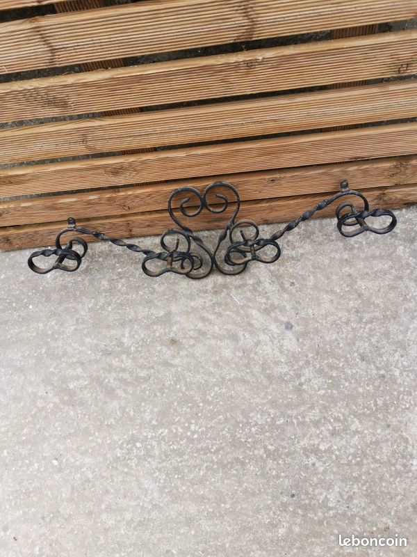 Porte manteau en fer forgé (image 1)