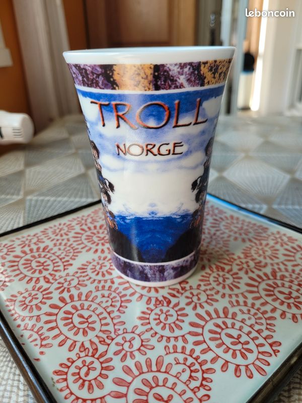 Grand Mug (tasse) Waynor - Thème Drapeau De La Norvège - Céramique Blanche - Occasion Bon état