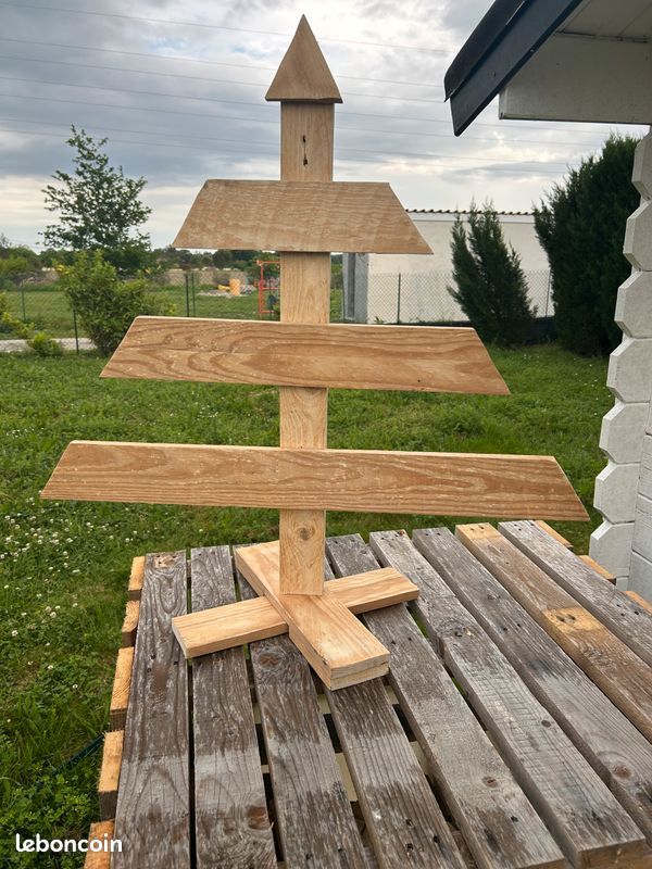 Sapin de Noël en bois (image 1)