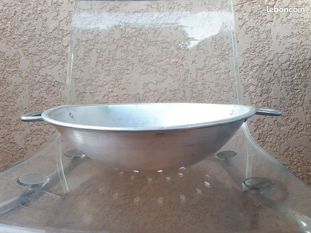 Passoire Ancienne En Aluminium – Grand Diamètre 49 Cm – Rare