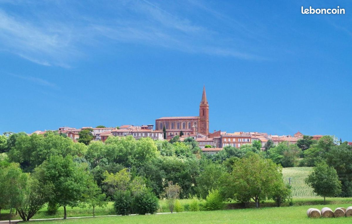 Terrain 700 m² Caraman · 75 000 €