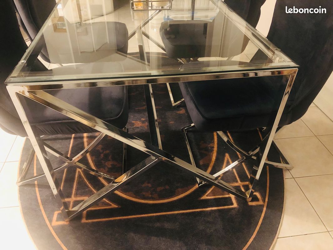 Table à manger en verre et pieds argentés (image 4)