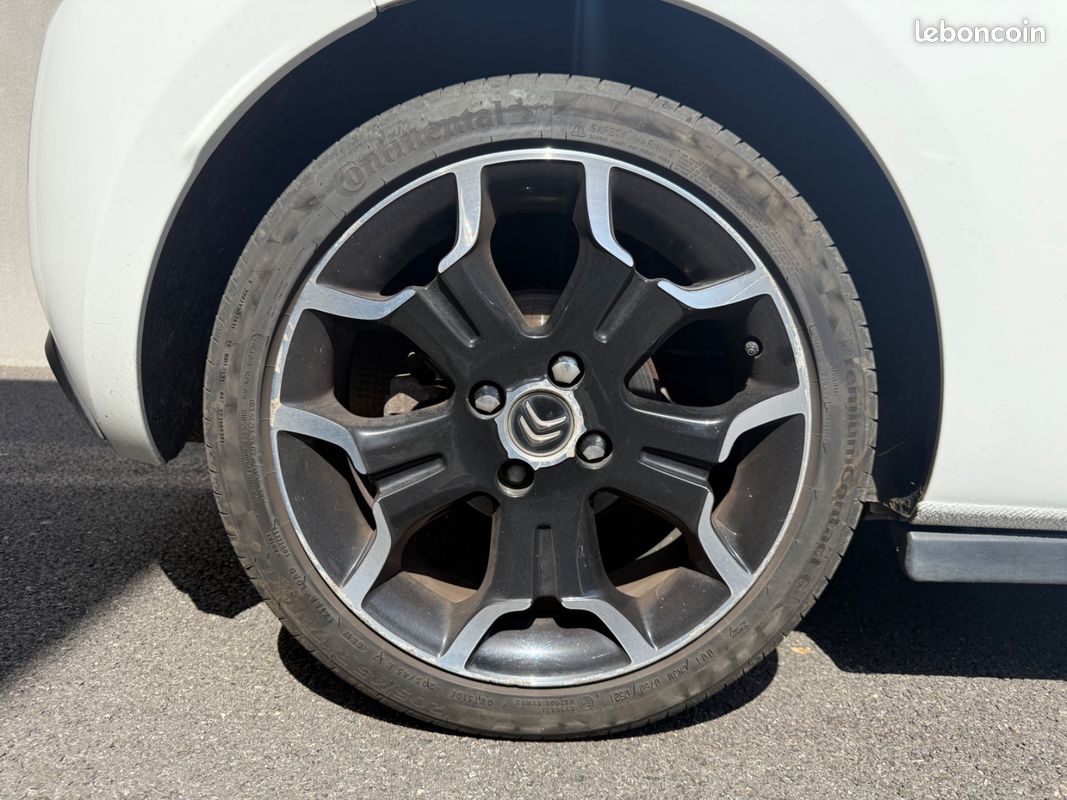 CITROEN DS3 e-HDi 115 Airdream Sport Chic *DISTRIBUTION CHANGEE*ENTRETIEN A JOUR (image 32)