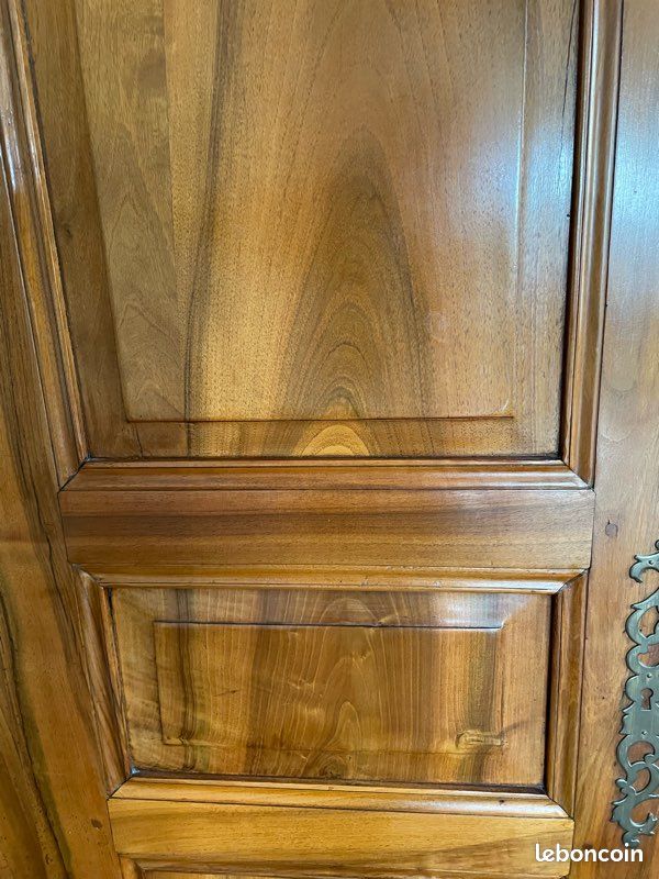 Belle armoire en noyer (image 2)