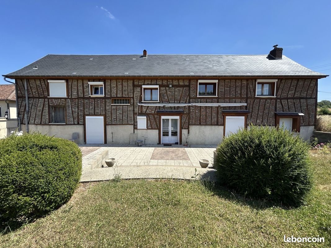 Maison 6 pièces 167 m² · à Hornoy-le-Bourg · 167 m² · 239 000 €