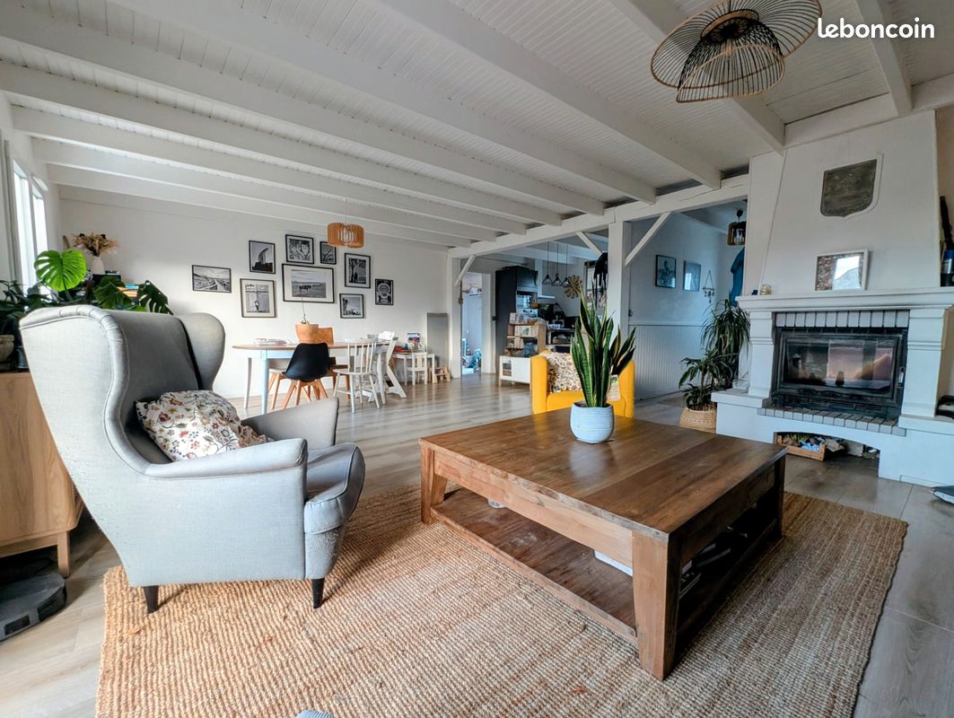Maison 5 pièces 130 m² · à Saint-Georges-des-Coteaux · 130 m² · 300 000 €