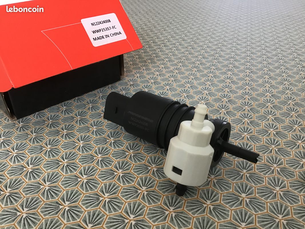 Pompe De Lave-Glace Frankberg 28920JY00A - Compatible Véhicules Nissan