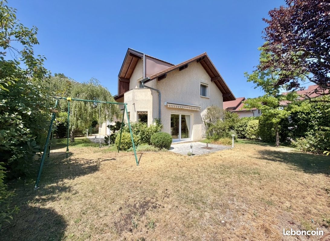 Maison 6 pièces 143 m² · à Ambilly · 143 m² · 695 000 €