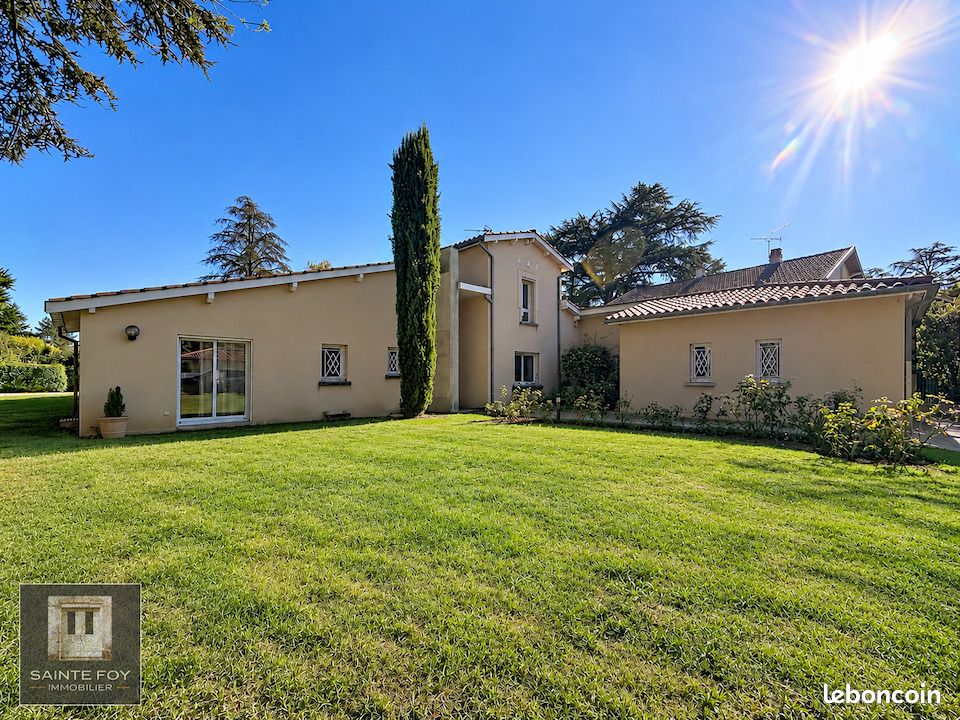 Maison 6 pièces 203 m² · à Tassin-la-Demi-Lune · 203 m² · 1 240 000 €