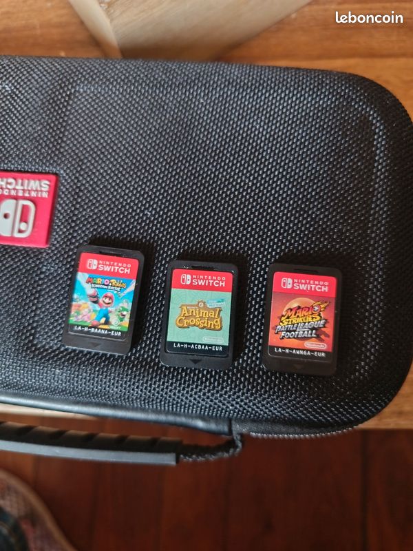 Pack Nintendo Switch + 2 Jeux (Animal Crossing, Mario Strikers...) + Housse & Chargeur (image 7)