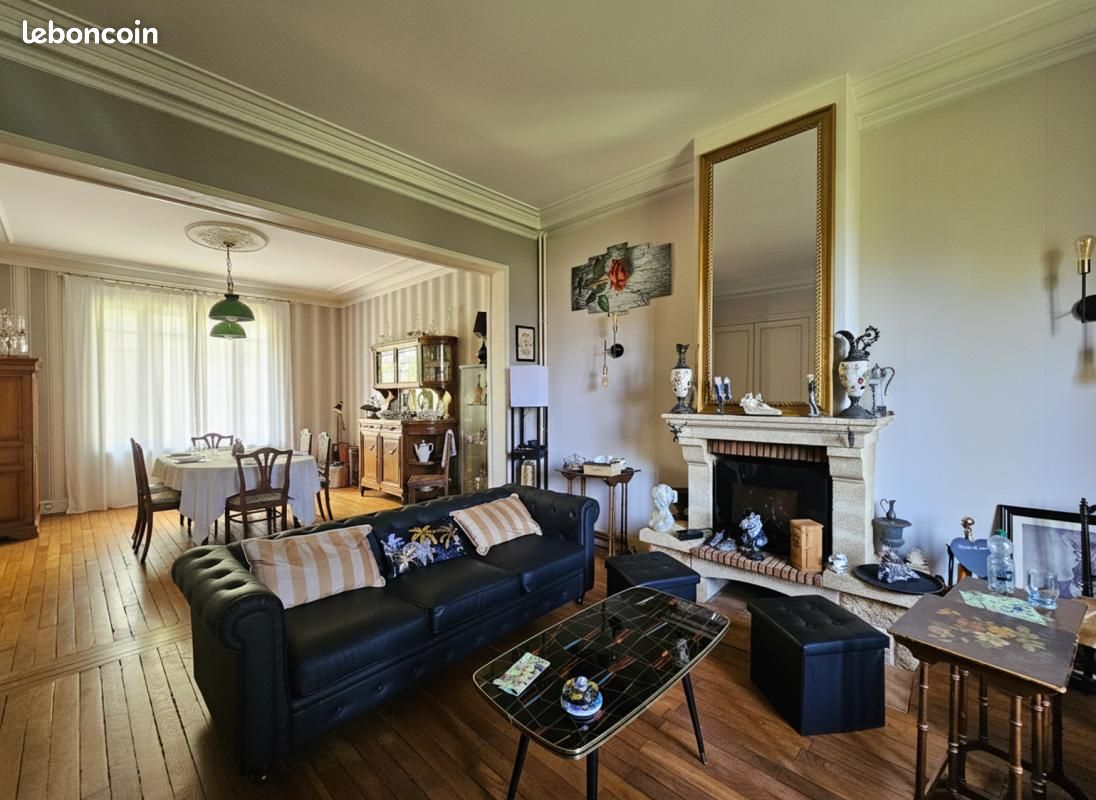 Maison 10 pièces 240 m² · à Crépy-en-Valois · 240 m² · 396 800 €