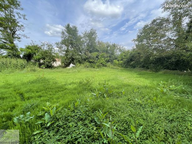 Terrain 2170 m² Lusignan