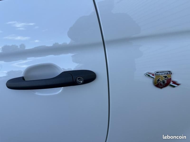 Abarth 500 1.4 Turbo T-Jet 165ch 595 MY22 (image 12)