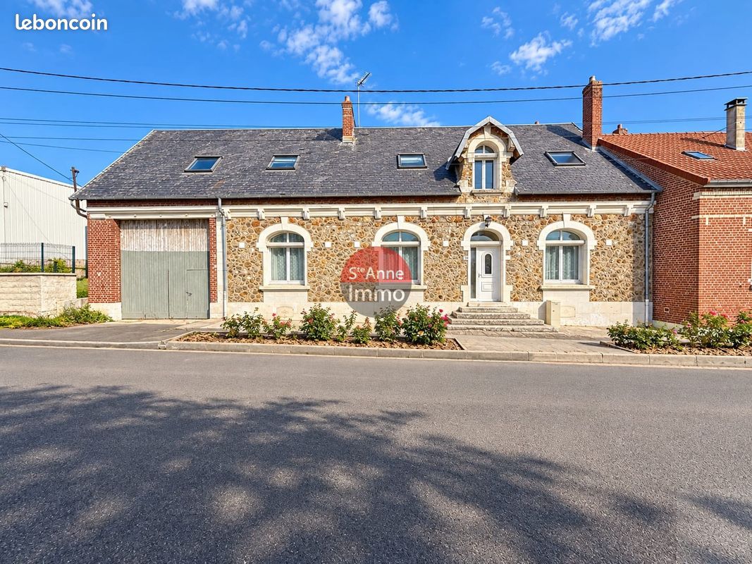 Maison 8 pièces 230 m² · à Licourt · 230 m² · 179 900 €