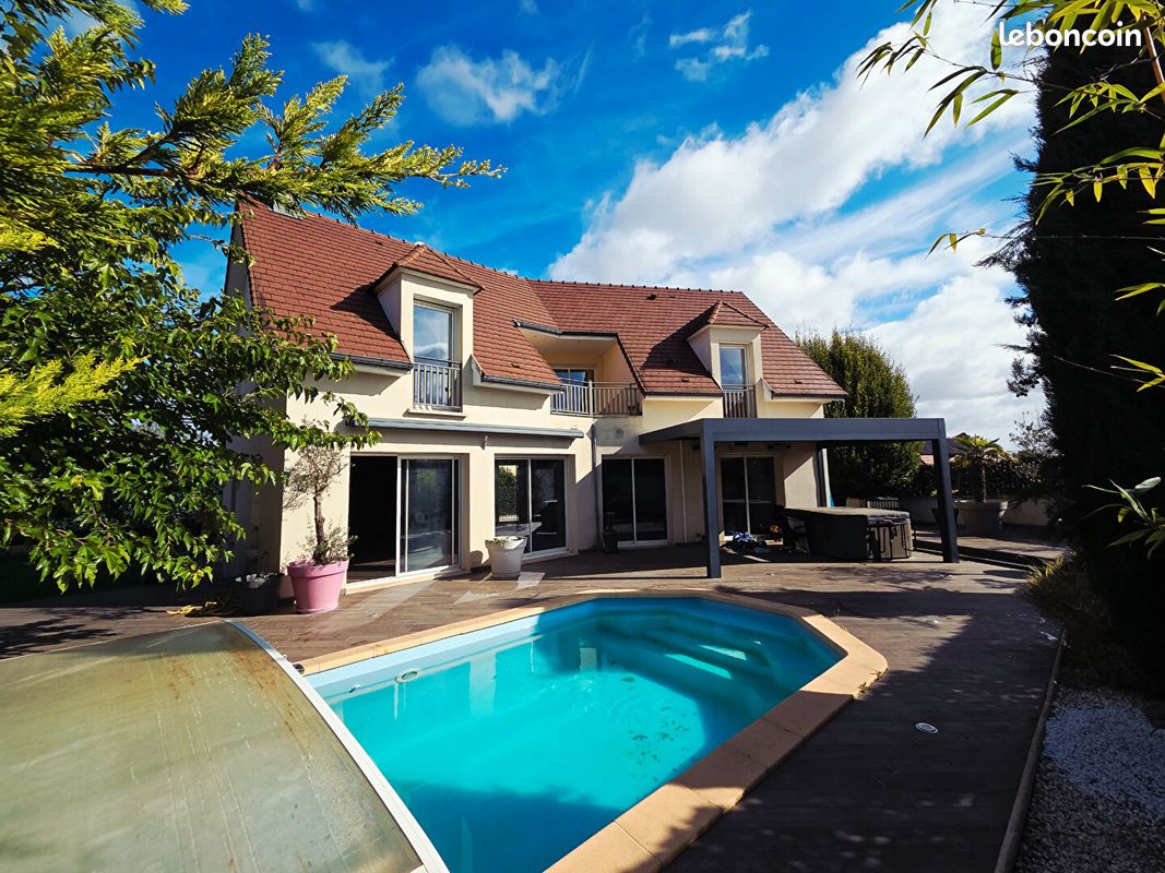 Maison 7 pièces 169 m² · à Fontaine-lès-Dijon · 169 m² · 749 500 €