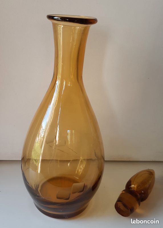 Carafe vintage en verre ambré (image 2)