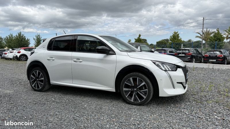 Peugeot 208 1.2 PURETECH 100CH S&S GT EAT8 (image 2)