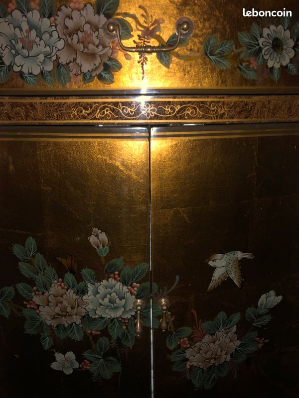 Belle commode laquée chinoise en bois massif ferrures en laiton, motif oiseaux (image 3)