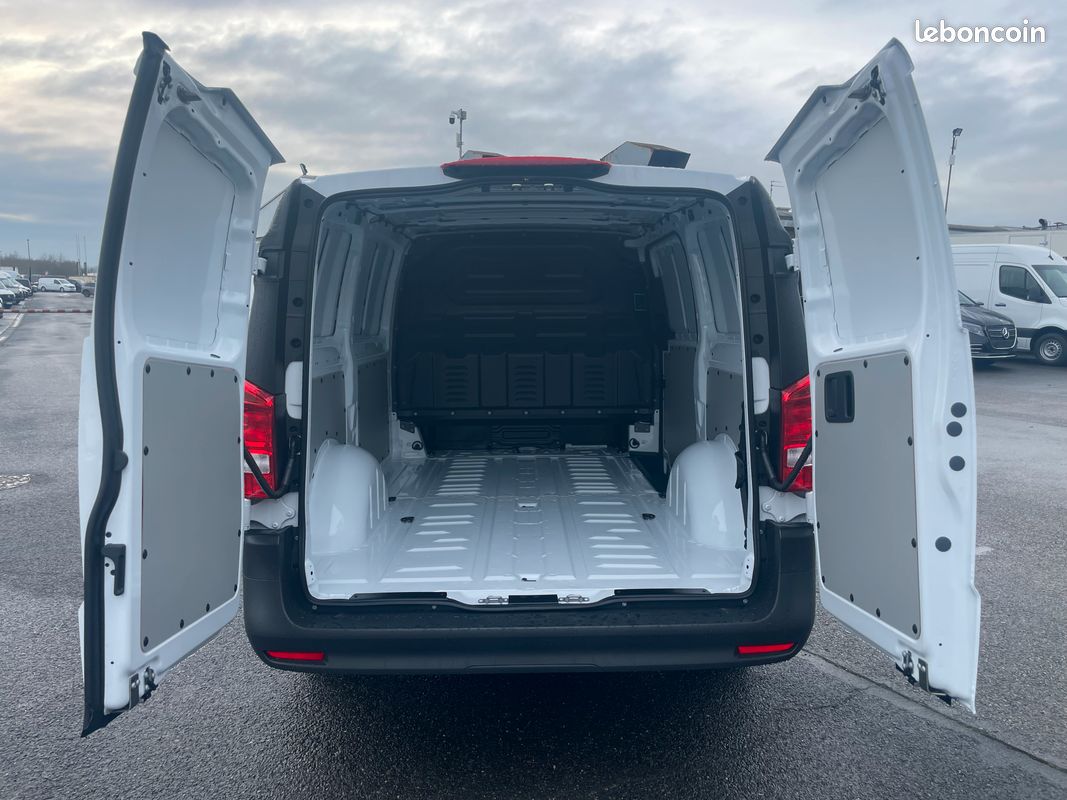 33 990 HT Mercedes Vito 114 CDI 136Ch Long 626 Euro(s) HT/Mois (image 5)